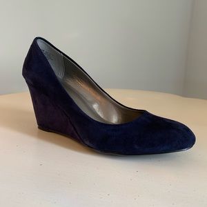 Bandolino Dark Blue Suede Wedge Pump